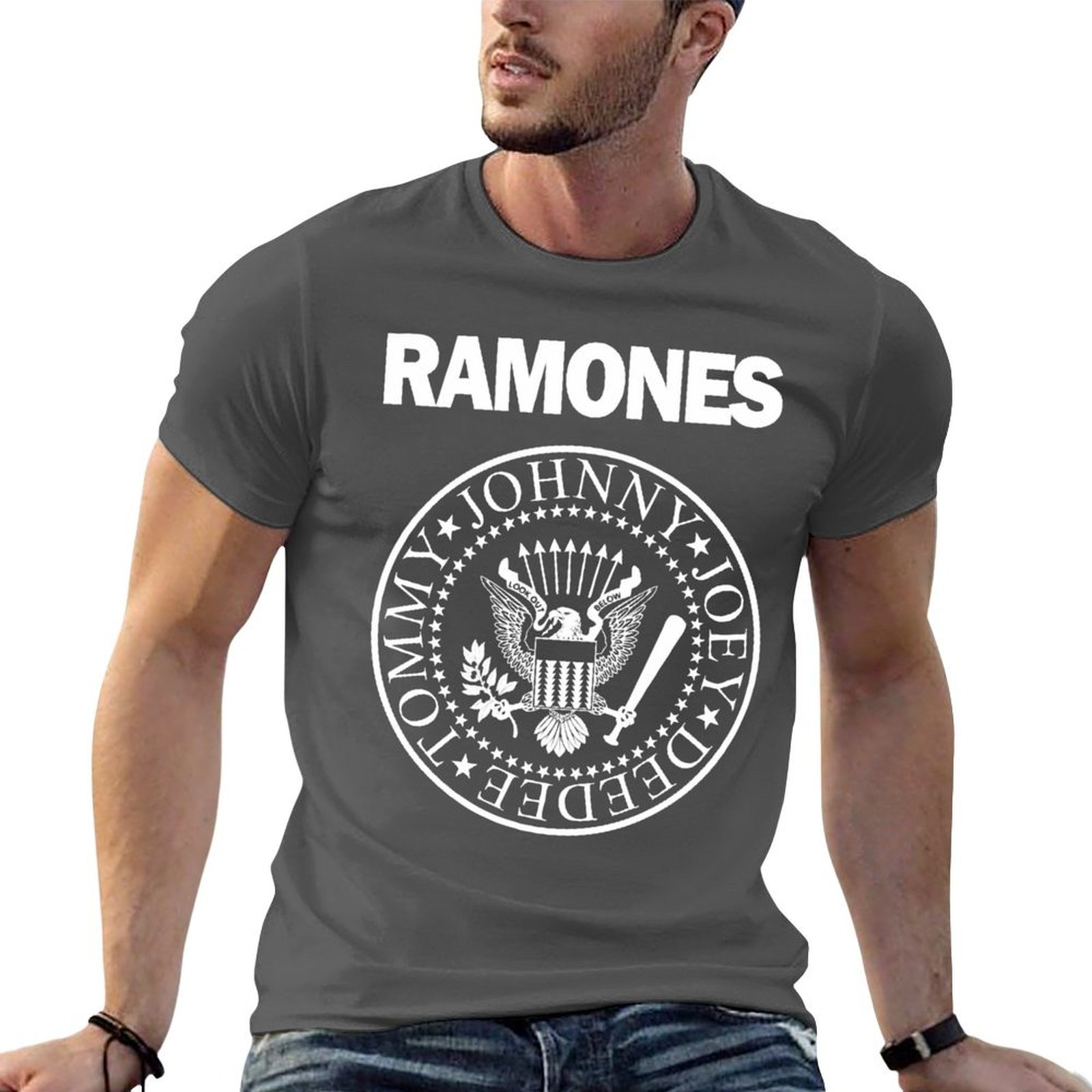 The Ramone Merch Essential T-S - Anime Merch Shopping recensione e prezzo